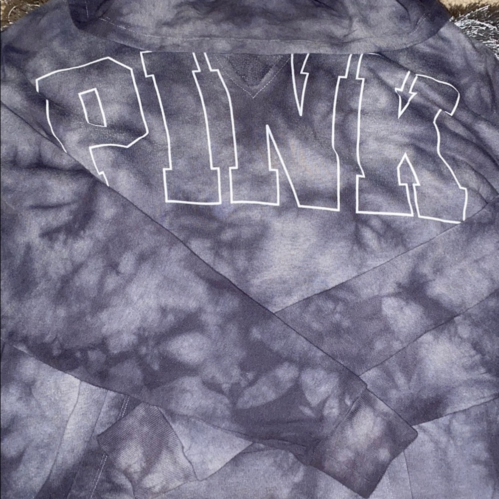 PINK VICTORIA SECRET TOP